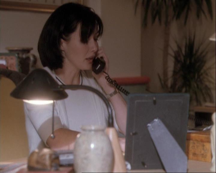 Charmed-Online-dot-net_108TheTruthIsOutThereAndItHurts1083.jpg Charmed-Online-dot-net_108TheTruthIsOutThereAndItHurts1083.jpg