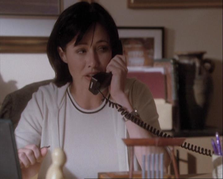 Charmed-Online-dot-net_108TheTruthIsOutThereAndItHurts1101.jpg Charmed-Online-dot-net_108TheTruthIsOutThereAndItHurts1101.jpg