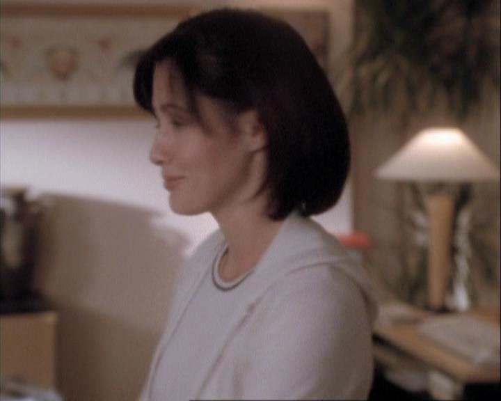 Charmed-Online-dot-net_108TheTruthIsOutThereAndItHurts1159.jpg Charmed-Online-dot-net_108TheTruthIsOutThereAndItHurts1159.jpg