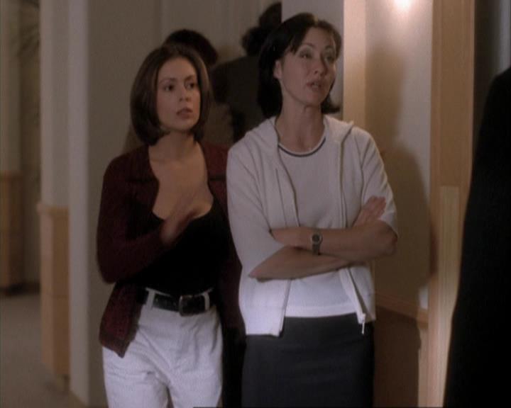 Charmed-Online-dot-net_108TheTruthIsOutThereAndItHurts1319.jpg Charmed-Online-dot-net_108TheTruthIsOutThereAndItHurts1319.jpg