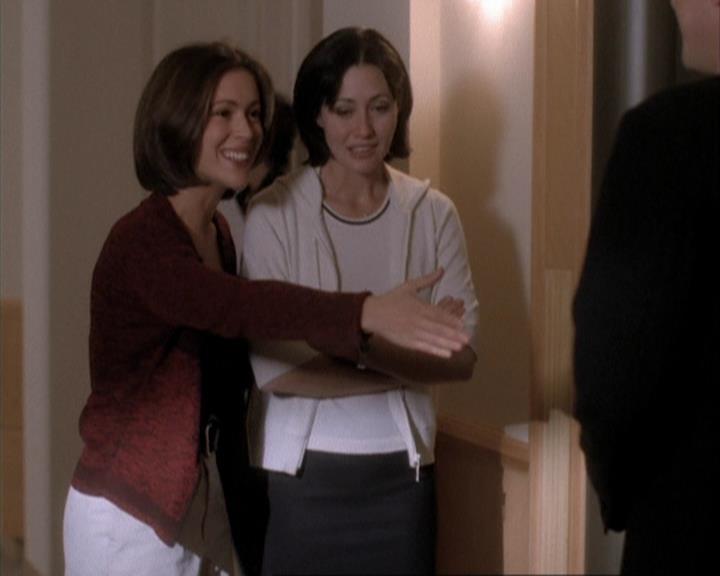 Charmed-Online-dot-net_108TheTruthIsOutThereAndItHurts1325.jpg Charmed-Online-dot-net_108TheTruthIsOutThereAndItHurts1325.jpg