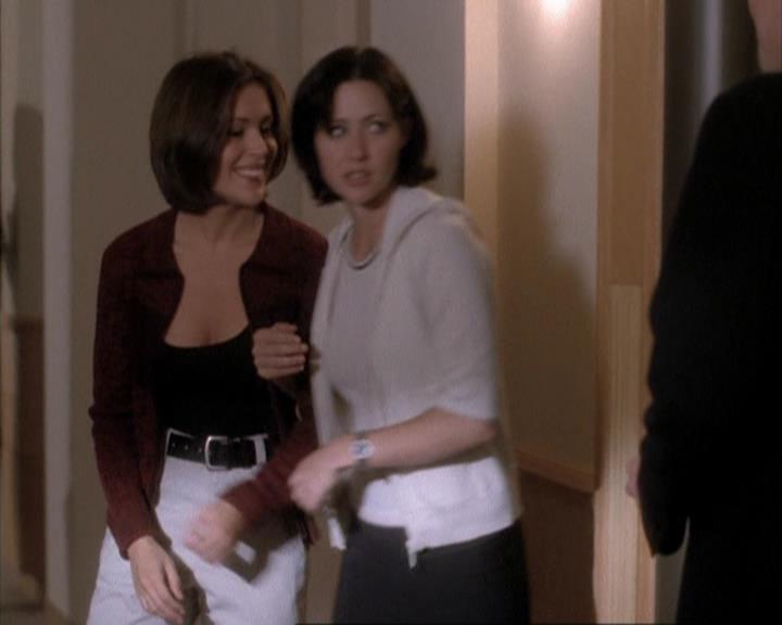 Charmed-Online-dot-net_108TheTruthIsOutThereAndItHurts1329.jpg Charmed-Online-dot-net_108TheTruthIsOutThereAndItHurts1329.jpg
