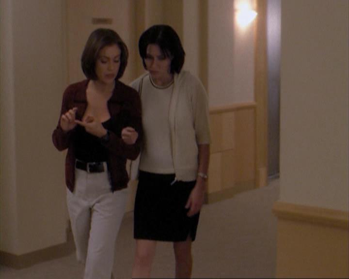 Charmed-Online-dot-net_108TheTruthIsOutThereAndItHurts1334.jpg Charmed-Online-dot-net_108TheTruthIsOutThereAndItHurts1334.jpg
