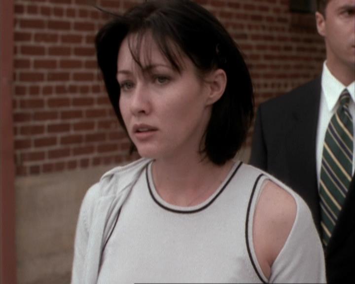 Charmed-Online-dot-net_108TheTruthIsOutThereAndItHurts1412.jpg Charmed-Online-dot-net_108TheTruthIsOutThereAndItHurts1412.jpg