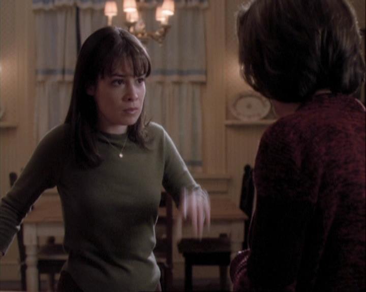 Charmed-Online-dot-net_108TheTruthIsOutThereAndItHurts1831.jpg Charmed-Online-dot-net_108TheTruthIsOutThereAndItHurts1831.jpg