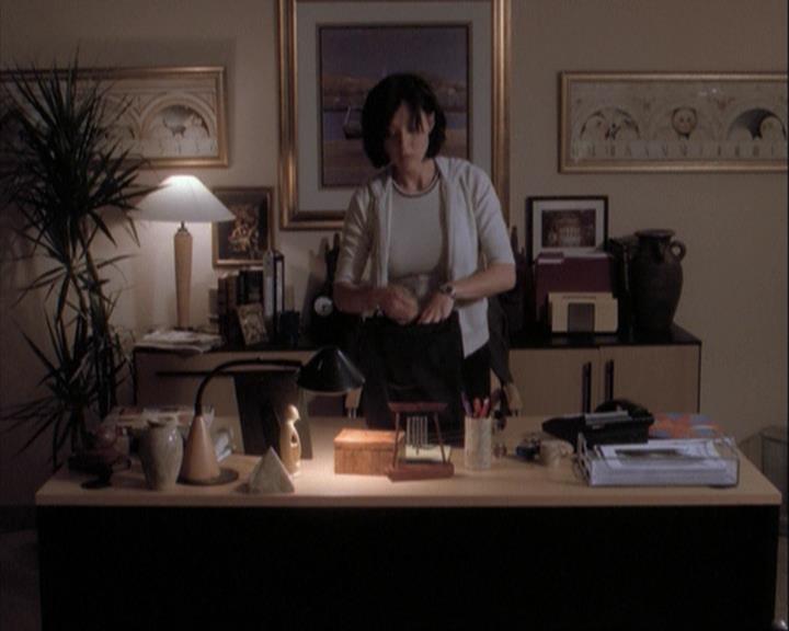 Charmed-Online-dot-net_108TheTruthIsOutThereAndItHurts1919.jpg Charmed-Online-dot-net_108TheTruthIsOutThereAndItHurts1919.jpg