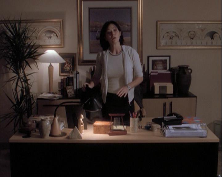 Charmed-Online-dot-net_108TheTruthIsOutThereAndItHurts1925.jpg Charmed-Online-dot-net_108TheTruthIsOutThereAndItHurts1925.jpg