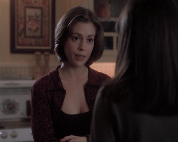 Charmed-Online-dot-net_108TheTruthIsOutThereAndItHurts1996.jpg Charmed-Online-dot-net_108TheTruthIsOutThereAndItHurts1996.jpg