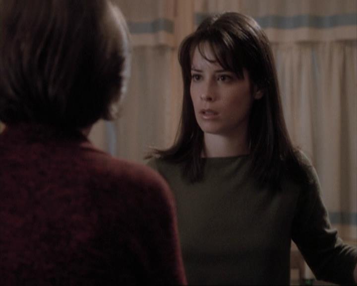 Charmed-Online-dot-net_108TheTruthIsOutThereAndItHurts1997.jpg Charmed-Online-dot-net_108TheTruthIsOutThereAndItHurts1997.jpg