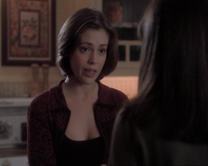 Charmed-Online-dot-net_108TheTruthIsOutThereAndItHurts1999.jpg Charmed-Online-dot-net_108TheTruthIsOutThereAndItHurts1999.jpg