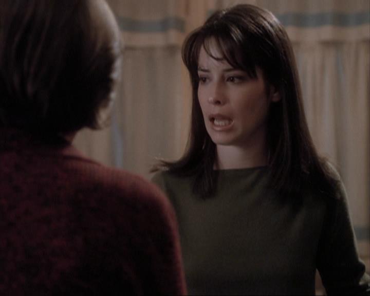 Charmed-Online-dot-net_108TheTruthIsOutThereAndItHurts2004.jpg Charmed-Online-dot-net_108TheTruthIsOutThereAndItHurts2004.jpg