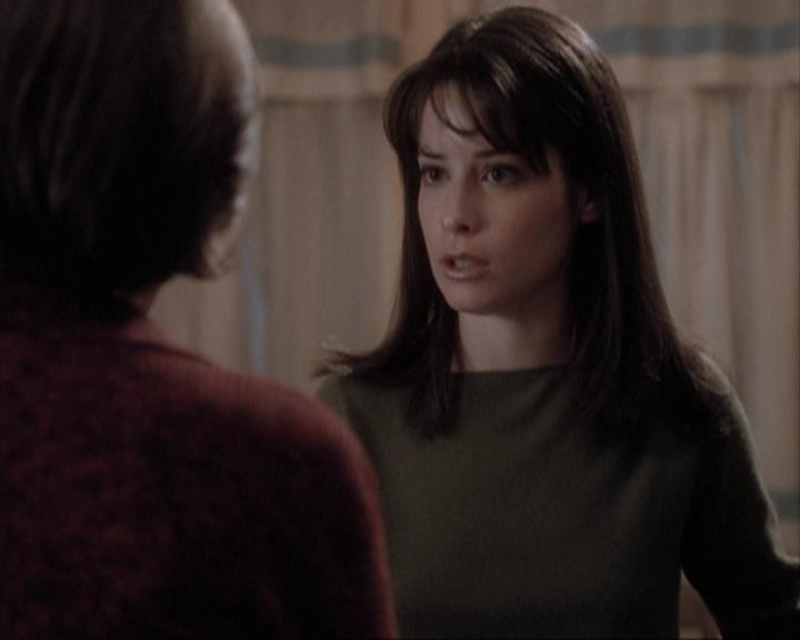 Charmed-Online-dot-net_108TheTruthIsOutThereAndItHurts2005.jpg Charmed-Online-dot-net_108TheTruthIsOutThereAndItHurts2005.jpg