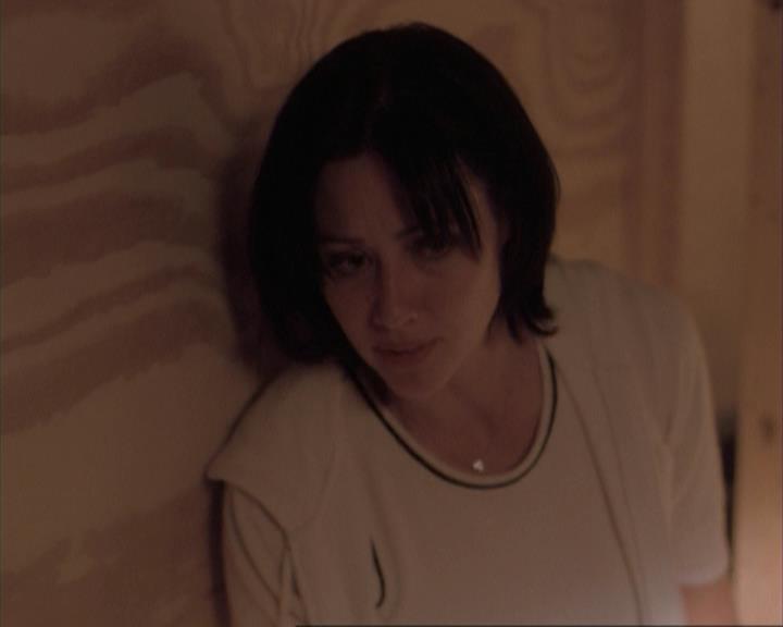 Charmed-Online-dot-net_108TheTruthIsOutThereAndItHurts2090.jpg Charmed-Online-dot-net_108TheTruthIsOutThereAndItHurts2090.jpg