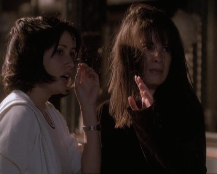 Charmed-Online-dot-net_108TheTruthIsOutThereAndItHurts2181.jpg Charmed-Online-dot-net_108TheTruthIsOutThereAndItHurts2181.jpg