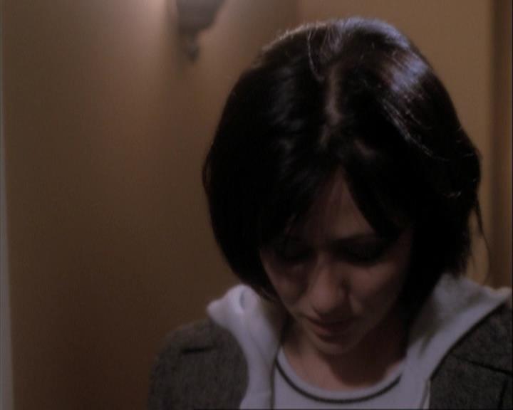 Charmed-Online-dot-net_108TheTruthIsOutThereAndItHurts2259.jpg Charmed-Online-dot-net_108TheTruthIsOutThereAndItHurts2259.jpg