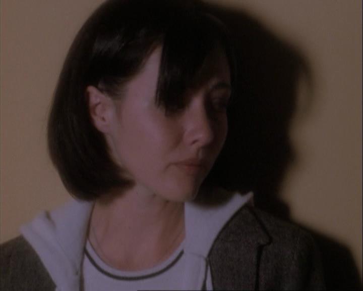 Charmed-Online-dot-net_108TheTruthIsOutThereAndItHurts2289.jpg Charmed-Online-dot-net_108TheTruthIsOutThereAndItHurts2289.jpg