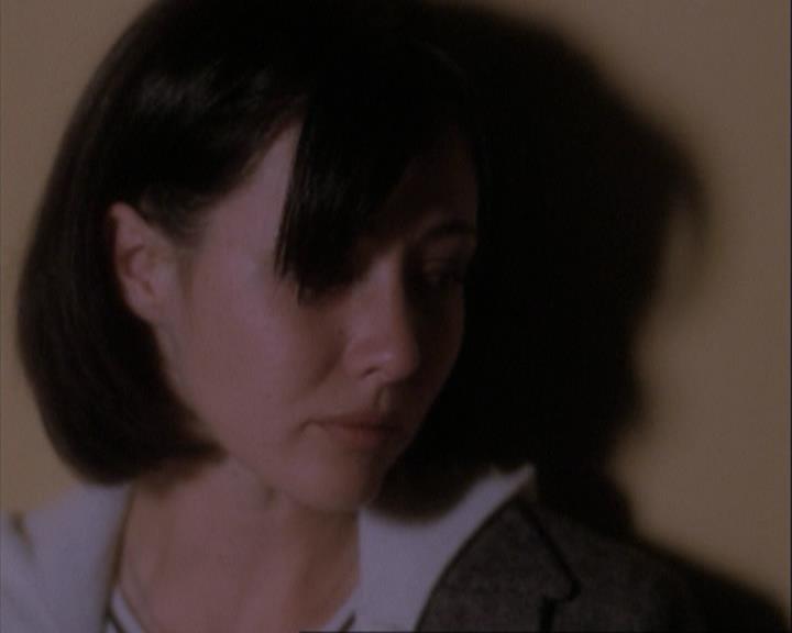 Charmed-Online-dot-net_108TheTruthIsOutThereAndItHurts2291.jpg Charmed-Online-dot-net_108TheTruthIsOutThereAndItHurts2291.jpg