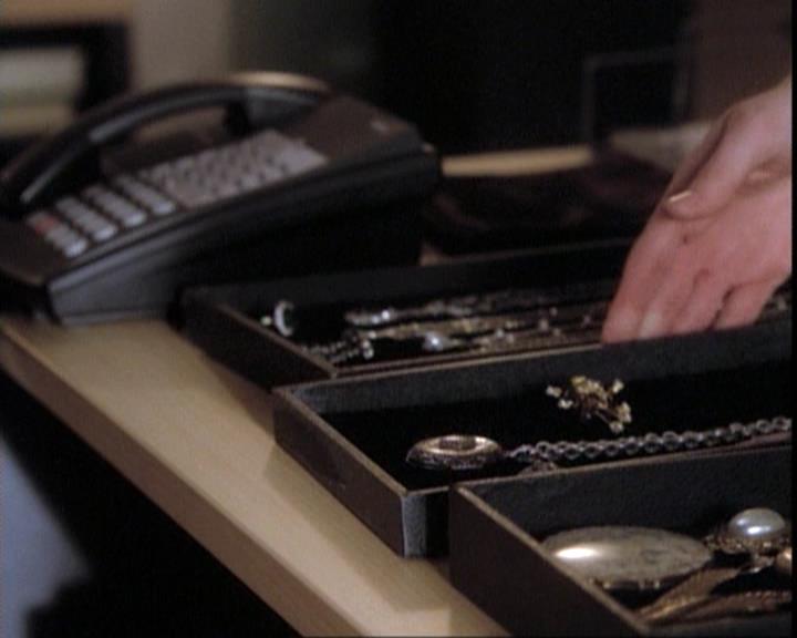 Charmed-Online-dot-net_109TheWitchIsBack0102.jpg Charmed-Online-dot-net_109TheWitchIsBack0102.jpg