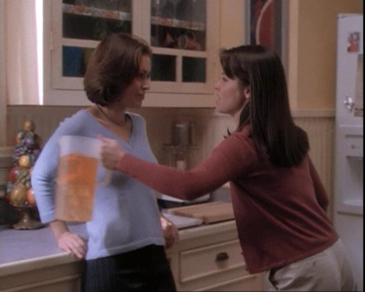 Charmed-Online-dot-net_109TheWitchIsBack0480.jpg