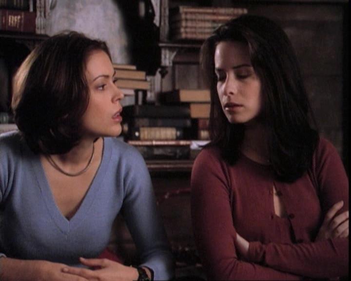 Charmed-Online-dot-net_109TheWitchIsBack0628.jpg