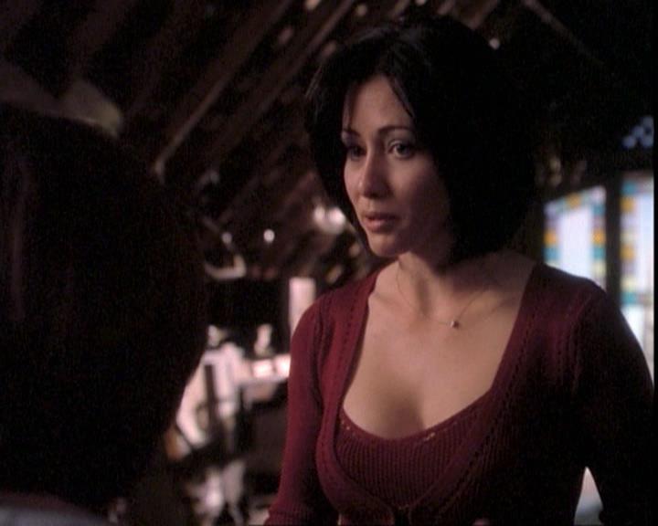 Charmed-Online-dot-net_109TheWitchIsBack0633.jpg