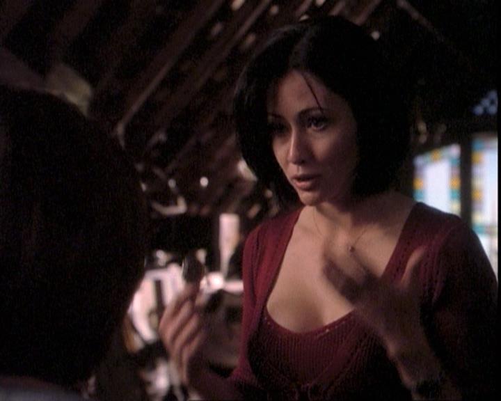 Charmed-Online-dot-net_109TheWitchIsBack0638.jpg