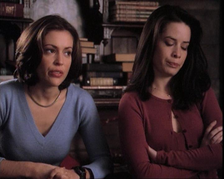 Charmed-Online-dot-net_109TheWitchIsBack0641.jpg