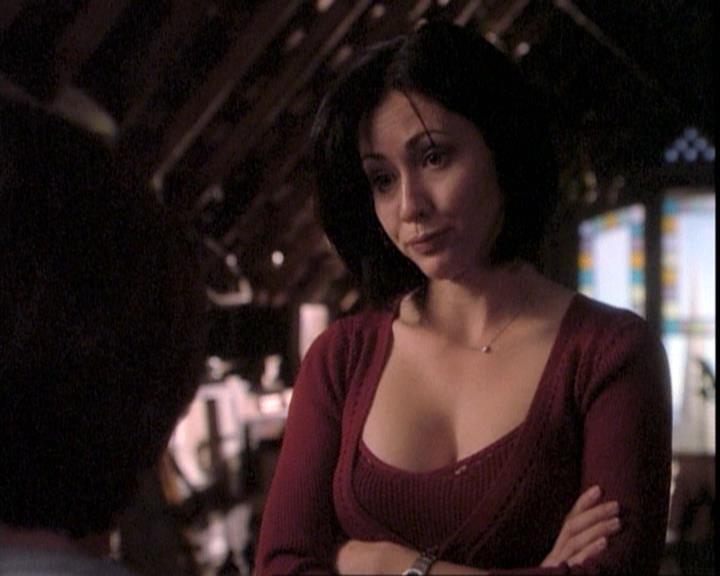 Charmed-Online-dot-net_109TheWitchIsBack0654.jpg