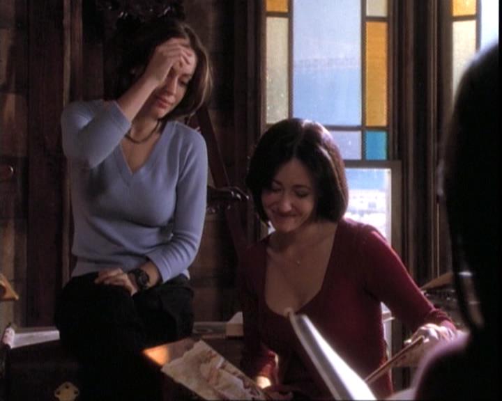 Charmed-Online-dot-net_109TheWitchIsBack0732.jpg