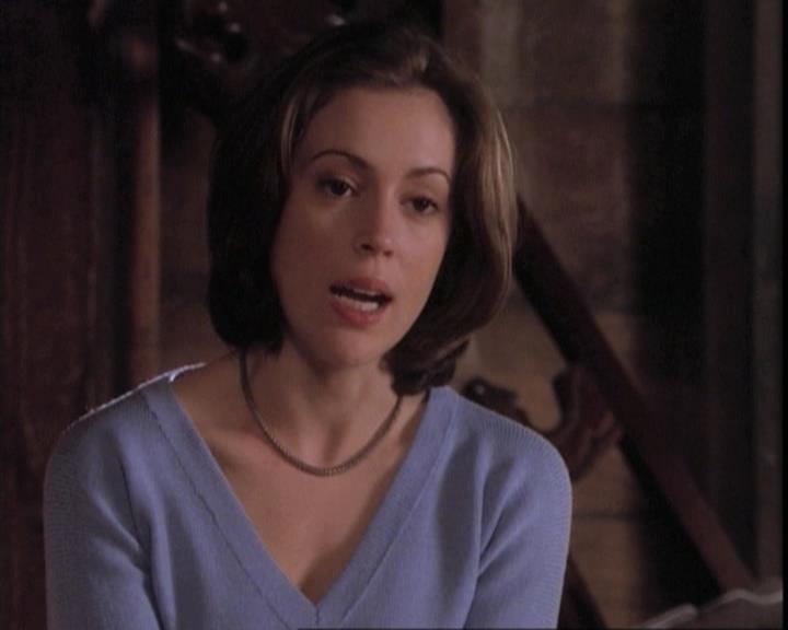 Charmed-Online-dot-net_109TheWitchIsBack0755.jpg