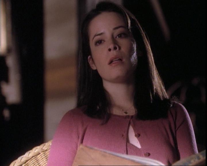 Charmed-Online-dot-net_109TheWitchIsBack0756.jpg