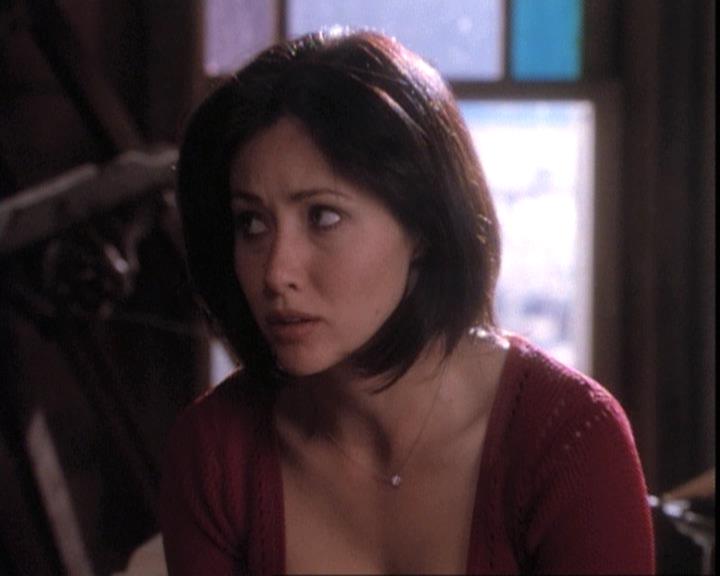 Charmed-Online-dot-net_109TheWitchIsBack0759.jpg