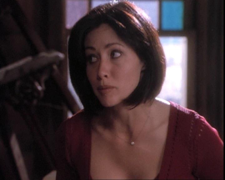 Charmed-Online-dot-net_109TheWitchIsBack0765.jpg