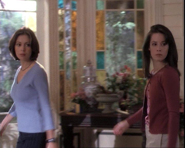 Charmed-Online-dot-net_109TheWitchIsBack0771.jpg