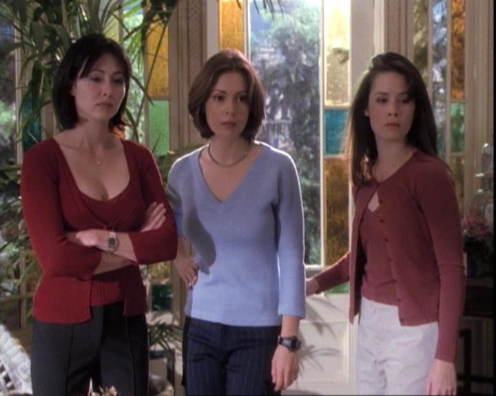 Charmed-Online-dot-net_109TheWitchIsBack0773.jpg
