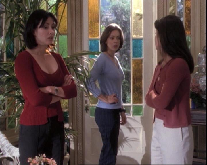 Charmed-Online-dot-net_109TheWitchIsBack0788.jpg