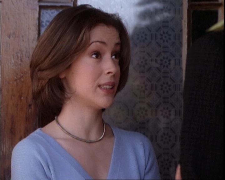 Charmed-Online-dot-net_109TheWitchIsBack0813.jpg