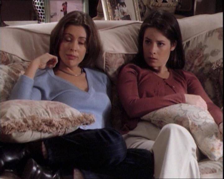 Charmed-Online-dot-net_109TheWitchIsBack0859.jpg Charmed-Online-dot-net_109TheWitchIsBack0859.jpg