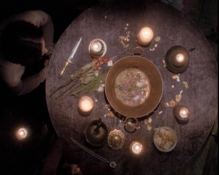 Charmed-Online-dot-net_109TheWitchIsBack0892.jpg Charmed-Online-dot-net_109TheWitchIsBack0892.jpg