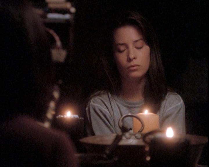 Charmed-Online-dot-net_109TheWitchIsBack0933.jpg Charmed-Online-dot-net_109TheWitchIsBack0933.jpg