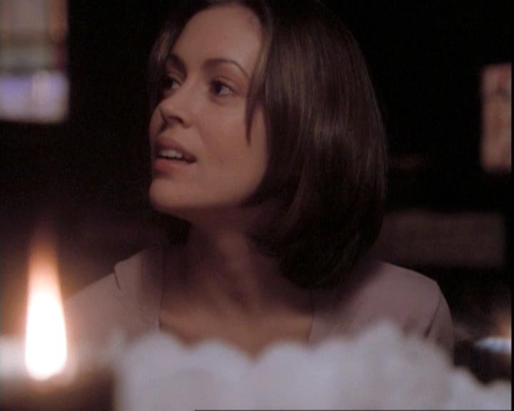Charmed-Online-dot-net_109TheWitchIsBack0970.jpg