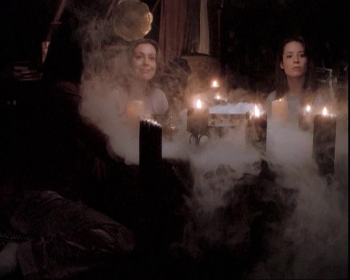 Charmed-Online-dot-net_109TheWitchIsBack0977.jpg