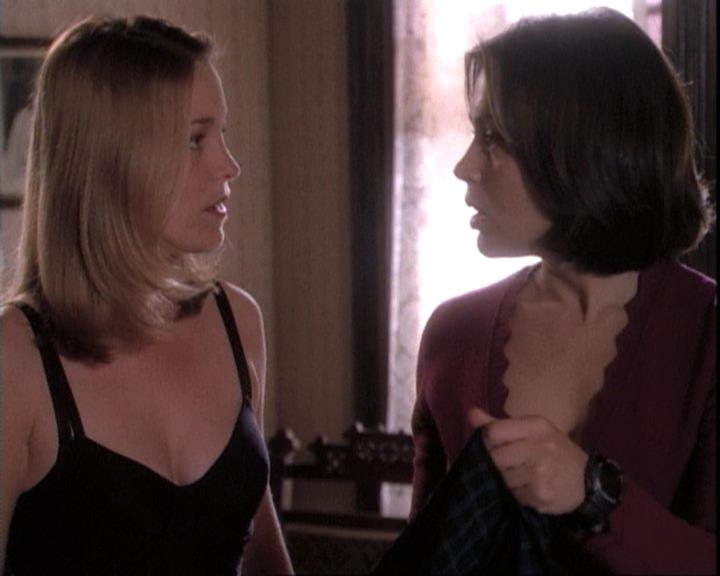 Charmed-Online-dot-net_109TheWitchIsBack0989.jpg