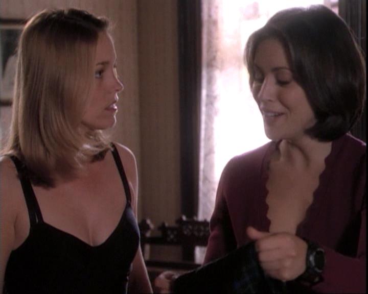 Charmed-Online-dot-net_109TheWitchIsBack0990.jpg