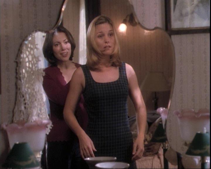 Charmed-Online-dot-net_109TheWitchIsBack1019.jpg