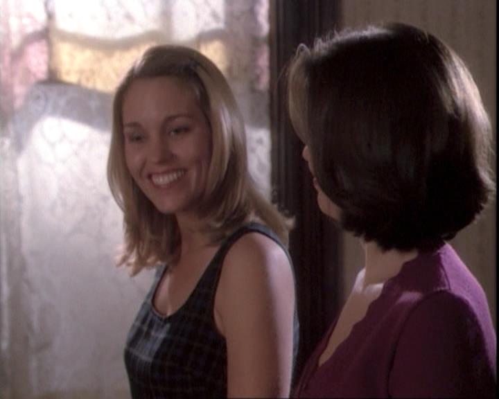 Charmed-Online-dot-net_109TheWitchIsBack1026.jpg