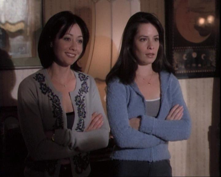 Charmed-Online-dot-net_109TheWitchIsBack1030.jpg