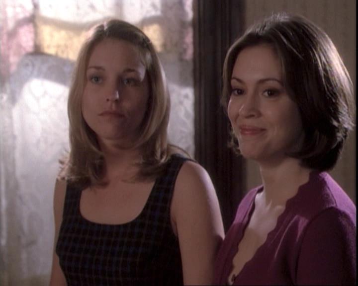 Charmed-Online-dot-net_109TheWitchIsBack1031.jpg