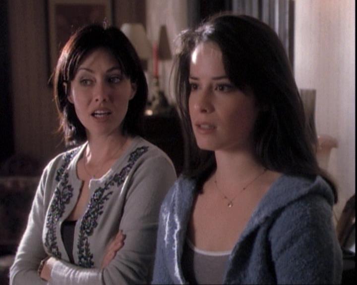 Charmed-Online-dot-net_109TheWitchIsBack1036.jpg