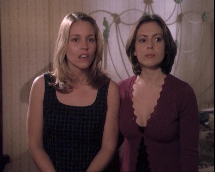 Charmed-Online-dot-net_109TheWitchIsBack1045.jpg